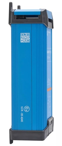 VICTRON Blue Smart IP22 12/15-3
