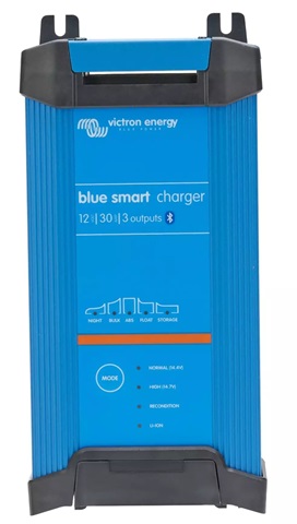 VICTRON Blue Smart IP22 12/30-3