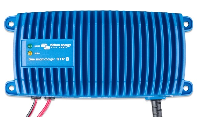 VICTRON Blue Smart IP67 12/17-1