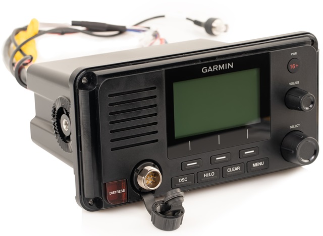 VHF GARMIN 215i AIS